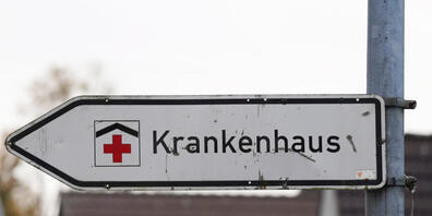 Die Deutsche Krankenhausgesellschaft (DKG) befürchtet im kommenden Jahr eine Pleitewelle bei den Spitälern. "Auf unsere Kliniken rollt 2013 eine Insolvenzwelle zu, die sich kaum mehr stoppen lässt", sagte DKG-Chef Gerald Gass dem Redaktionsnetzwer...