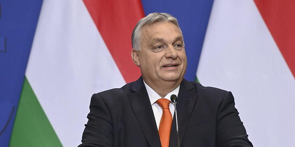 Viktor Orban, Ministerpräsident von Ungarn,  spricht während einer internationalen Jahresend-Pressekonferenz im Regierungssitz. Foto: Szilard Koszticsak/MTI/AP/dpa