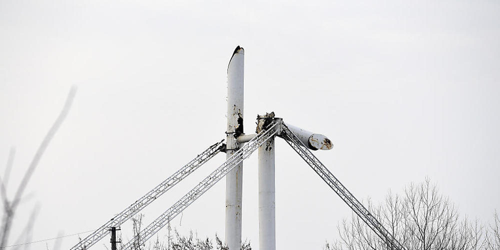 Eine zerstörte Brücke in der von russischen Besatzern befreiten Stadt Isjum. Foto: -/Ukrinform/dpa