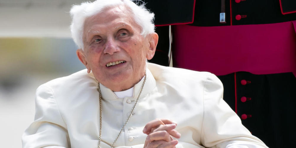 ARCHIV - Der emeritierte Papst Benedikt XVI. im Juni 2020. Foto: Sven Hoppe/dpa-Pool/dpa/Archiv