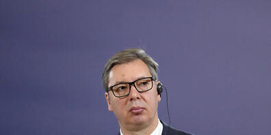 ARCHIV - Serbiens Präsident Aleksandar Vucic hat den Abbau von Barrikaden im Kosovo angekündigt. Foto: Darko Vojinovic/AP/dpa