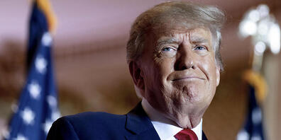 ARCHIV - Der ehemalige Präsident Donald Trump bei einem Pressestatement, an dem er bekannt gibt, dass er zum dritten Mal für das Amt des Präsidenten kandieren möchte. Foto: Andrew Harnik/AP/dpa