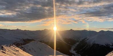 Grosse Bündner Skigebiete haben den schneearmen Saisonstart dank technischer Beschneiung und ihrer Höhenlage gut bewältigt, wie ein aktuelles Bild vom Davoser Parsenn-Gebiet zeigt.