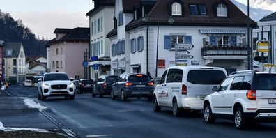 Immer wieder kommt es auf der A13 zu Staus: Vom Ausweichverkehr durch die anliegenden Dörfer ist auch Bad Ragaz betroffen. 