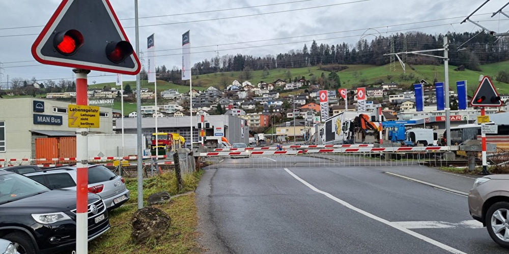 Droht das grosse Chaos? In Schmerikon bleiben die Bahnschranken künftig doppelt so lange geschlossen.