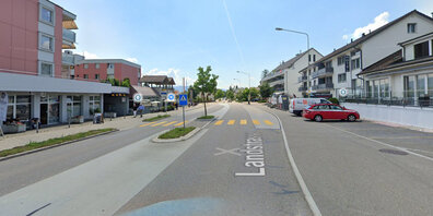 Die Bushaltestelle "Wolfhausen Zentrum" soll hindernisfrei ausgebaut werden. (Archivbild)