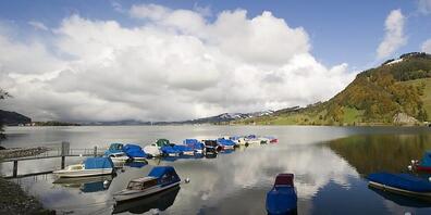 Das Steinbachviadukt über den Sihlsee könnte mit einer Photovoltaikanlage versehen werden. (Archivbild)