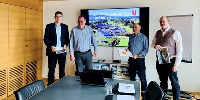 vlnr: Michael Würsch, AXPO; Beat Sommavilla, EZL; Christian Leutenegger, Bauchef RJ; Stefan Jud, JMS