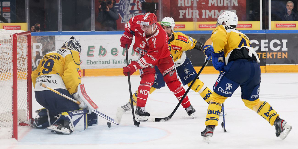 Die SC Rapperswil-Jona können für weitere zwei Jahre auf die Dienste von Emil Djuse zählen. Der schwedische Verteidiger verlängerte seinen Vertrag vorzeitig um ein Jahr bis 2024/25.