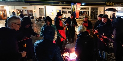 Neujahrsbegrüssung 2023 des Gewerbevereins Oberuzwil am Fondue-Lagerfeuer.