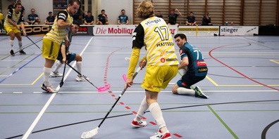 Der Finne Henry Mattsson (mit der Nummer 17) ist nach längerer Verletzungspause zurück und war mit 3 Toren und einem Assist bereits wieder zwei Mal spielprägend.