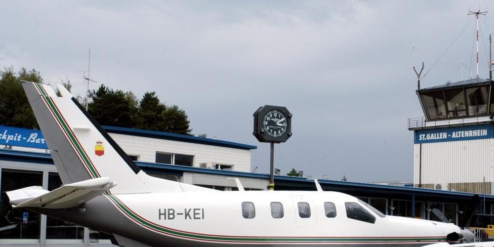 Klimaaktivisten protestierten auf dem Flugplatz Altenrhein SG gegen das Weltwirtschaftsforum in Davos. Die Polizei duldete die Aktion und erntete dafür Kritik von der SVP, aber auch Lob der Grünen Partei. (Symbolbild)