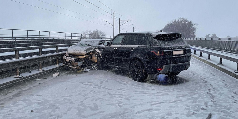 Ein Blick auf die Staukarte des TCS zeigt: Zeitweise gab es nur ein zähes Durchkommen in Ausserschwyz. 