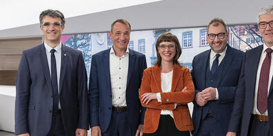 Im Gegensatz zu ihren Vorgängern werden die aktuellen Mitglieder der Bündner Regierung wahrscheinlich kein lebenslängliches Ruhegehalt beziehen. Im Bild (von links) Marcus Caduff (Mitte), Martin Bühler (FDP), Carmelia Maissen (Mitte) neu, Pet...