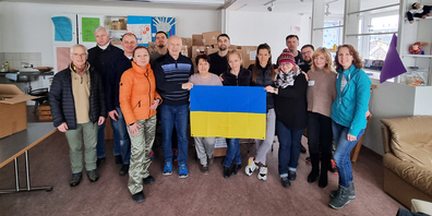 Das Helfer-Team mit Mitgliedern der «Ukraine Support Group» und von SWITLO. 