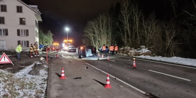 Wegen des Unfalls musste die Strasse vorübergehend gesperrt werden.