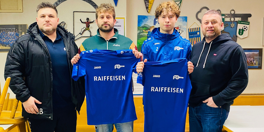 Von links: Granit Bojaxhi (Cheftrainer), Besart Shoshi, Roni Heidegger, Urs Baumgartner (Präsident)