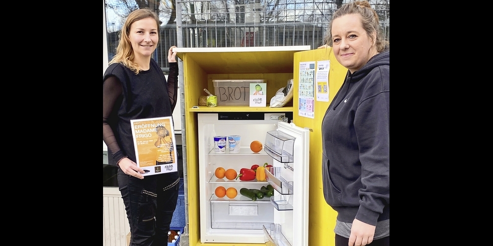 Livia Krezdorn hat den Gemeinschaftskühlschrank Madame Frigo Wollishofen mitinitiiert (links).Sandra Hauser ist verantwortlich für Quartierarbeit im GZ Wollishofen.
