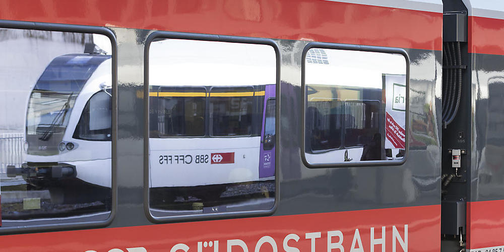 Das Bundesamt für Verkehr hat die Südostbahn sowie die Montreux-Oberland-Bahn wegen unbewilligter Bauten angezeigt. (Symbolbild)