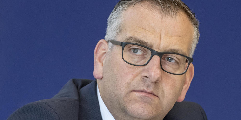 Der Schwyzer Bildungsdirektor Michael Stähli (Mitte) ist auch Präsident des Erziehungsrats. (Archivbild)