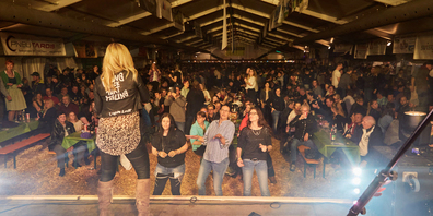 Führen Küchenteam im Pflegezentrum Sarganserland an: Rainer Natter, stellvertretender Küchenchef, und Küchenchefin Alexandra Gubser. 