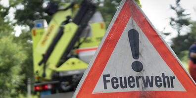 Die Feuerwehr löschte am Donnerstag in Adliswil einen Brand auf einer Terrasse einer Erdgeschosswohnung. (Symbolbild)