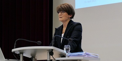 Gemeindepräsidentin Silvia Troxler leitete die Bürgerversammlung, in der der Planungskredit für den Neubau «Verahus» beschlossen wurde.