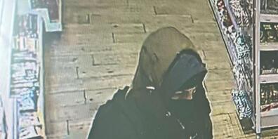 Dieser Mann hat laut Polizei ein Kiosk in Romanshorn ausgeraubt.