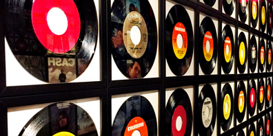 In der Aufnahme-Kabine lassen sich dreiminütige Schallplatten live erstellen.