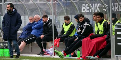 Oscar Escobar (links, stehend) und der FC Gossau gehen gemeinsam in die Zukunft. 