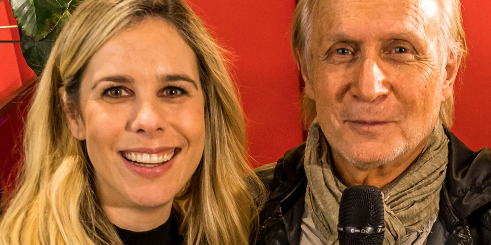 Zwei Generationen präsentieren die 85-jährige Epoche des Sport Toto: Die junge Sportjournalistin Sibylle Eberle und der langjährige SRF-Moderator Beat Andrea Antenen.