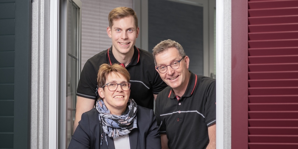 Das Familienunternehmen: Geschäftsführer Reto (hinten) mit seinen Eltern Corinna und Rolf Rutschmann.