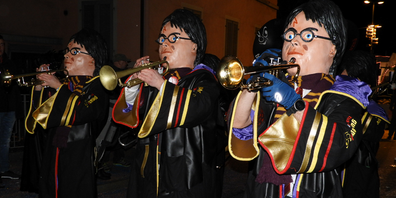 Die traditionelle Eschenbacher Fasnacht findet dieses Jahr 14. und 15. Februar statt. Der Umzug führt wieder durch den Dorfkern. (Archivbild)