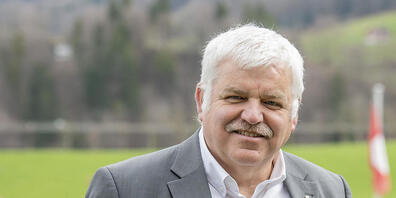 Der Schwyzer Ständerat Othmar Reichmuth (Mitte) kann bei den Wahlen im Herbst auf die Unterstützung der GLP zählen. (Archivbild)