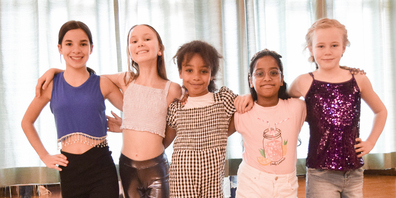 Sabrina (v.l.), Vera, Beliz, Hannah und Isabella tanzen zusammen jeweils am Mittwoch Line Dance. Letzte Woche abwesend waren Lara und Yerosan.