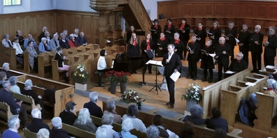 Chor der Operettenbühne Hombrechtikon während seiner Konzerttour zur Einstimmung auf die Herbst-Operette.