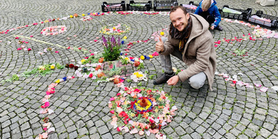 Heute, 1. Mai, organisiert das «Einkaufsziel Rapperswil» eine Spontan Aktion auf dem Hauptplatz. Kommen Sie vorbei und gestalten Sie das Blumen-Mandala mit!