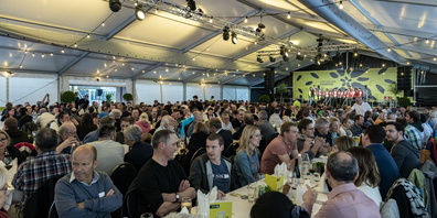 Am letzten Wochenende wurde der Neubau nun eingeweiht: mit einem grossen Fest für 450 geladene Gäste am Freitag und einem Tag der offenen Tür mit Hausmesse am Samstag, der über 2'000 Interessierte anlockte.