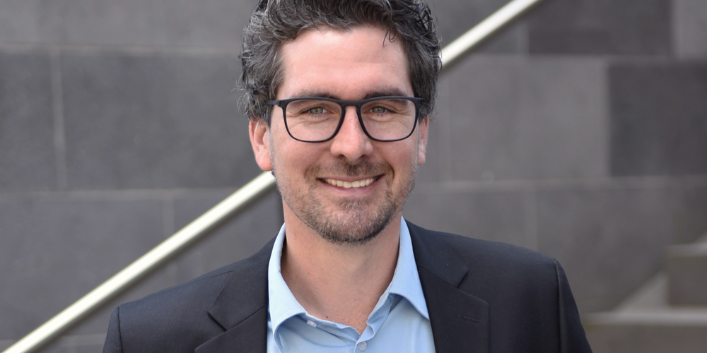 Passionierter Sportler: Raphael Michel turnt, curlt und spiel Faustball.