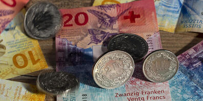 Der Kanton Schwyz beurteilt die Finanzlage seiner Bezirke und Gemeinden als solid. (Symbolbild)