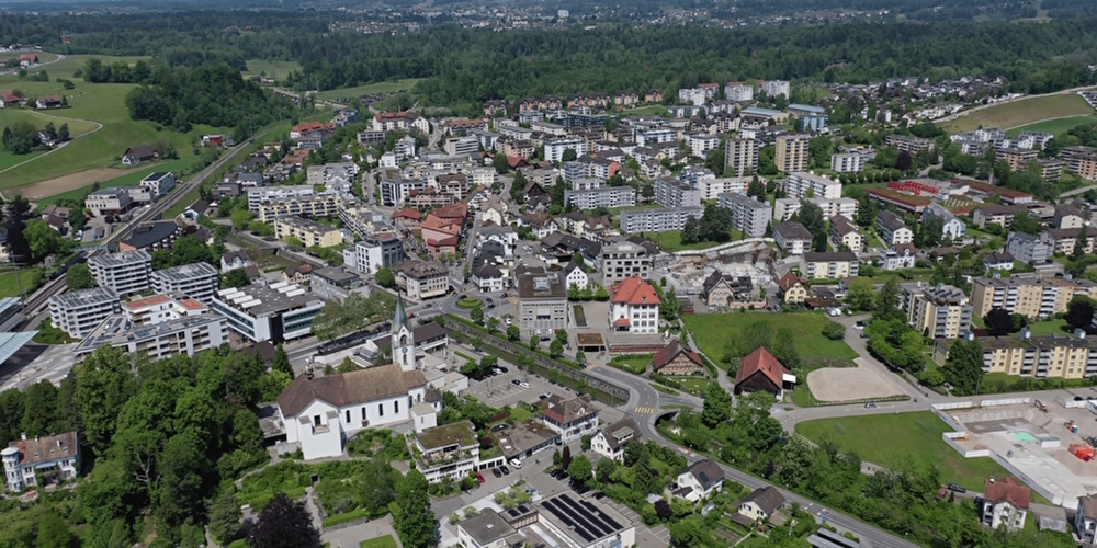 Im Rahmen der Testplanung legen drei Teams Lösungsansätze für das östliche Zentrum Jona vor.
