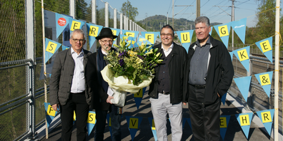 Stadtrat und Direktion Planung und Bau Markus Buschor (2. v.l.) eröffnete die Brücke mit den Gemeindevertretungen aus Gaiserwald, Gossau und Herisau.