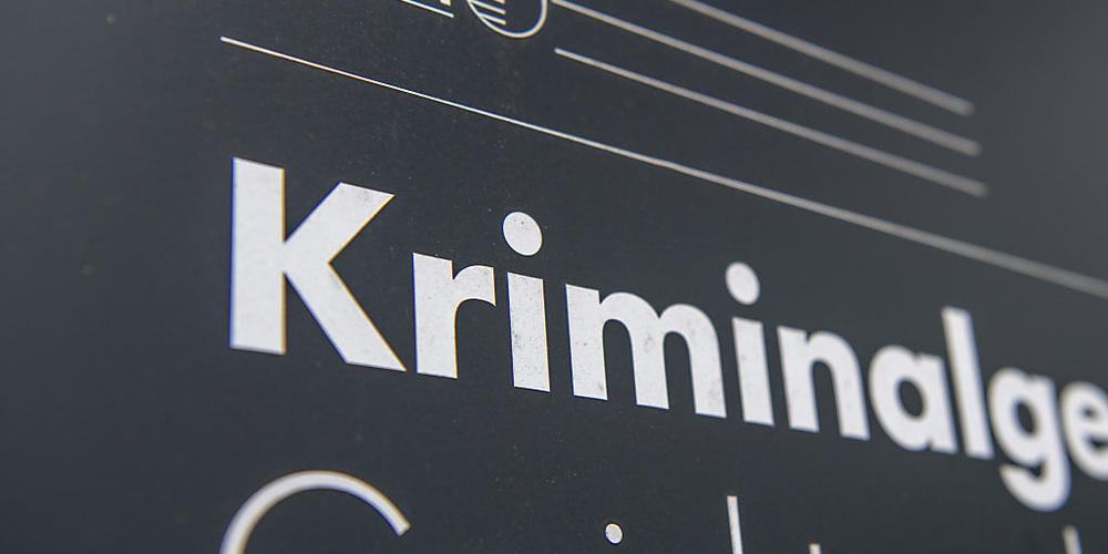 Das Luzerner Kriminalgericht hat einen Mann der mehrfachen Vergewaltigung seiner Ehefrau schuldig gesprochen. (Archivbild)