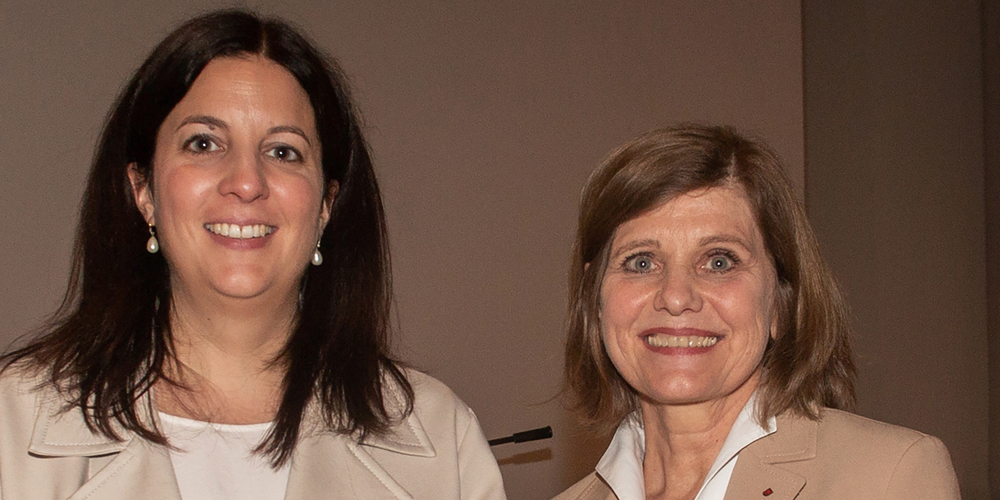 Regierungsrätin Laura Bucher und Landesstatthalterin Barbara Schöbi-Fink bei der Präsentation des Buches «Über die Grenze»