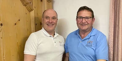 Der neue Präsident Stefan Benz (links) und der abtretende Präsident Ernst Eugster (rechts).
