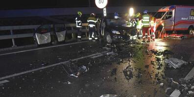 Bei einem Unfall in Donat/Ems GR sind fünf Personen verletzt worden.