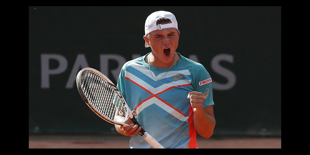 Geschafft: Dominic Stricker gewinnt in Tschechien.