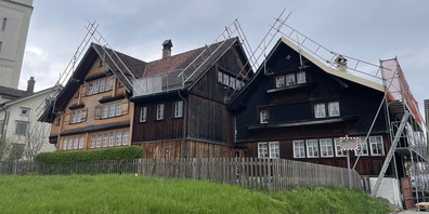 Die Museumsgesellschaft Bütschwil kommt ihrem Vereinszweck nach, erhält die Bausubstanz ihrer Liegenschaften und deckt die Dächer des Museums neu ein.