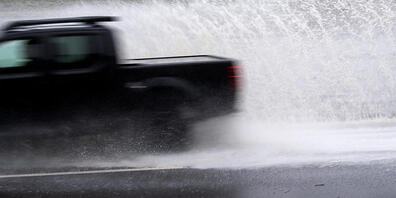 Im Kanton Schwyz regnete es am Sonntag zeitweise sehr stark. (Symbolbild)