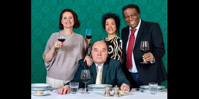 Das Quartett der ungleichen (Schwieger-)Eltern: Sabina Deutsch, Kamil Krejčí, Uli Nieding und Roberto Blanco (von links).